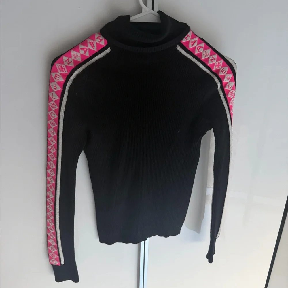 CHANEL Black Top with Pink Geometric Accents